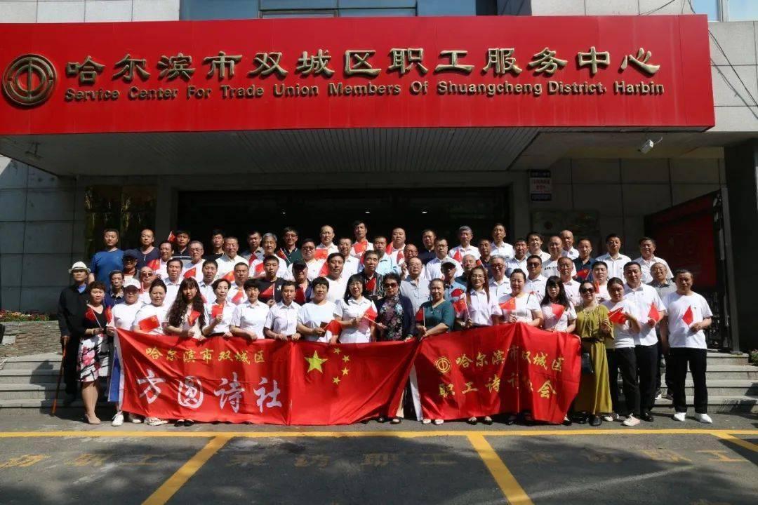 我国四大地理区域划分的主要依据是什么？